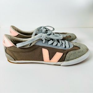 Veja Volley Pink & Grey Sustainable Sneakers Women’s 39 / US 8 Organic & Natural